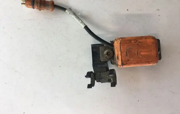 BMW 5 E34 Airbag deployment crash/impact sensor 65771390061
