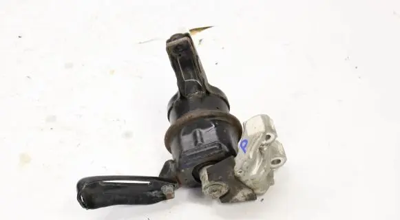 Honda Civic IX Engine mount bracket