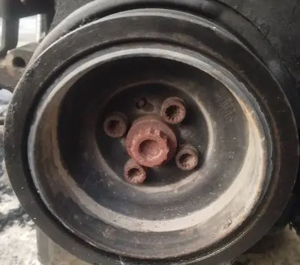 Volkswagen PASSAT B6 Crankshaft pulley