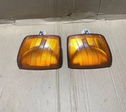 Mercedes-Benz 190 W201 Front indicator light 1305232096
