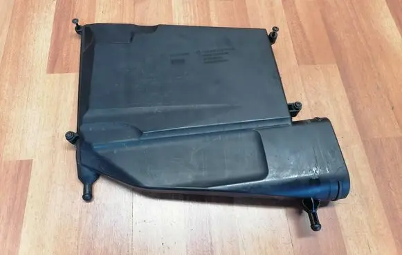 Mercedes-Benz R W251 Air filter box cover A6420900701 A6420902001 A6420904201