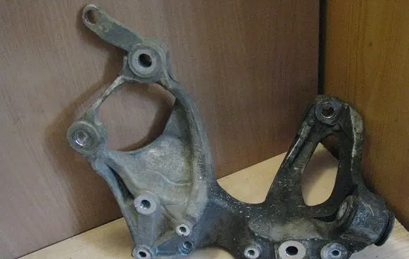 Honda Civic Engine mounting bracket 21830D3800