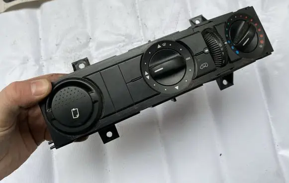 Mercedes-Benz Sprinter W906 Climate control unit A9068300485 9068300485