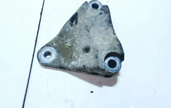 Ford Mondeo Mk III Engine mounting bracket C9M1A