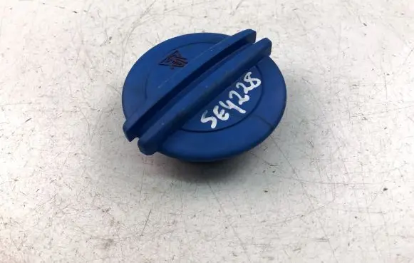 Volkswagen Golf Plus Fuel tank filler cap 3B0121321
