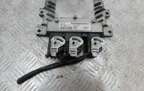 Ford Fiesta Engine control unit/module AV2112A650CA J38AC V2CA