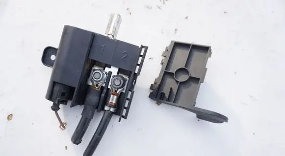 Volkswagen PASSAT B6 Negative earth cable (battery) 