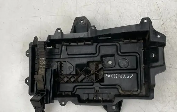 Chrysler Pacifica Battery tray 68271681