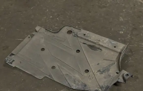 BMW 4 F36 Gran coupe Center/middle under tray cover 8062222