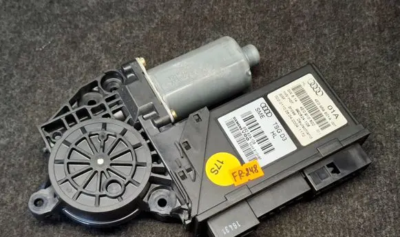 Audi A8 S8 D3 4E Rear door window regulator motor 4E0959801A 4E0910802