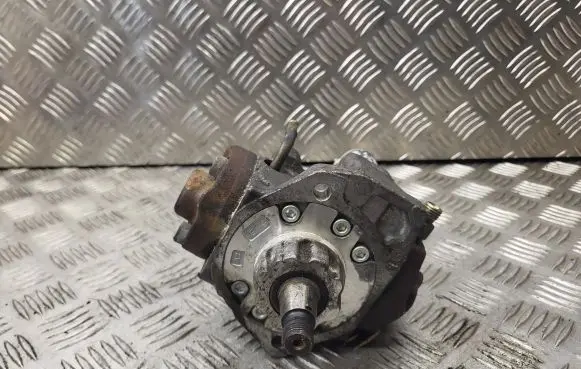 Toyota Corolla E120 E130 Fuel injection high pressure pump 221000G010