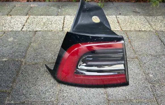 Tesla Model 3 Rear/tail lights 1502086-00-D