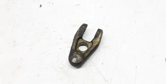 Renault Megane II Fuel Injector clamp holder