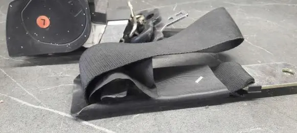 Ford Mondeo Mk III Front seatbelt 98BBF61295