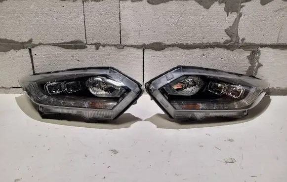 Honda HR-V Headlights/headlamps set 10018250
