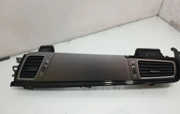 KIA Niro Dash center air vent grill 84795G5100CE4