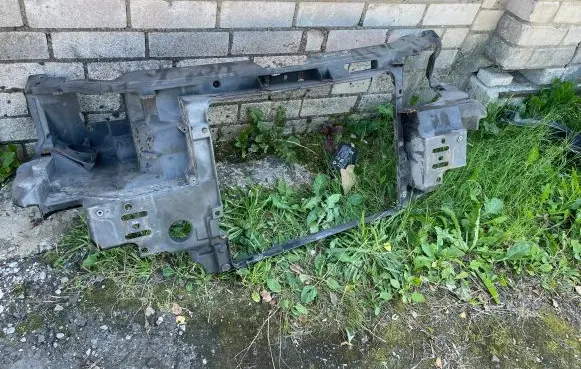 Volkswagen Sharan Radiator support slam panel
