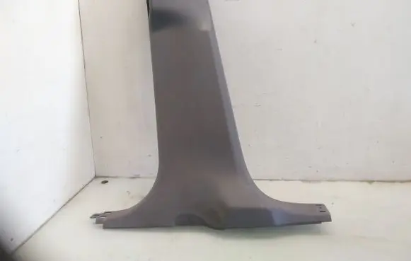 (B) pillar trim (bottom)