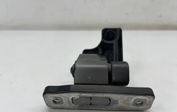 Mercedes-Benz C W205 Rear door lower hinge 