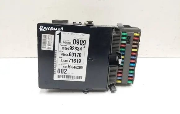 Renault Espace - Grand espace IV Fuse module 8200371619 8200660170 8200692834