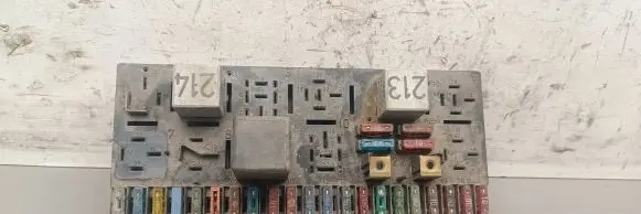 Audi 80 90 B3 Fuse module 443941822A