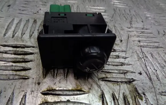 Nissan Primera Wing mirror switch