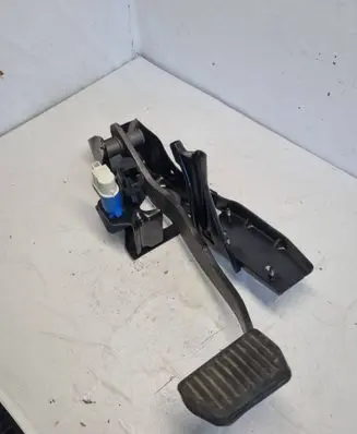 Volvo S80 Brake pedal 31212177