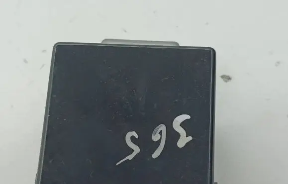 Toyota Corolla E120 E130 Aerial antenna amplifier 8865002331 MB2773001130