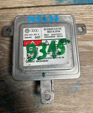 Audi A4 S4 B8 8K Headlight ballast module Xenon 8K0941597E 09964697 W003T22071