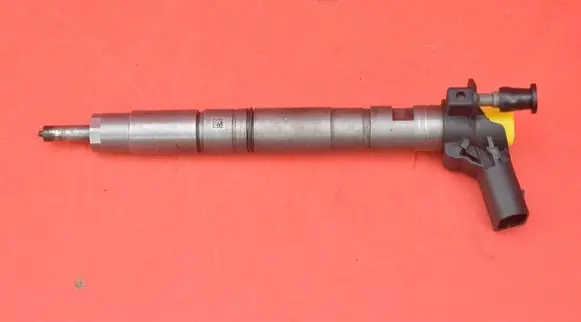 Audi A4 S4 B8 8K Fuel injector 0445116029