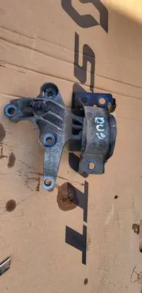 Dacia Duster Engine mount vacuum valve 112845698R