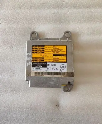 Lexus IS 220D-250-350 Airbag control unit/module 0285001903