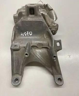 Audi Q7 4M Engine mounting bracket 4M0199308AD