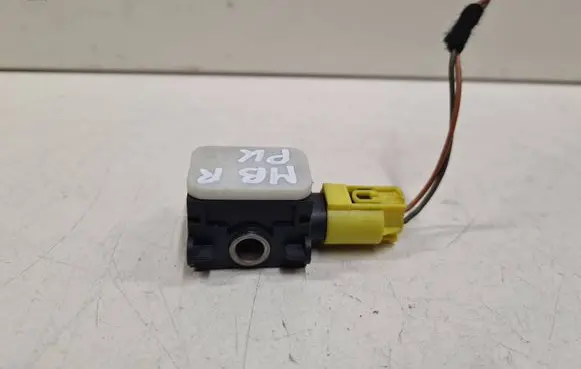 Mercedes-Benz R W251 Airbag deployment crash/impact sensor 0038202826 403342 070307