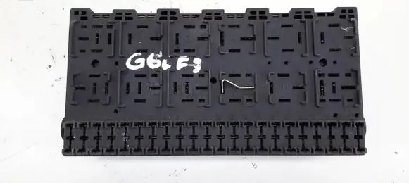 Volkswagen Golf III Fuse box set 357937039