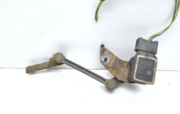 Volvo XC90 Headlight/headlamp level sensor 7G9N3C492AA