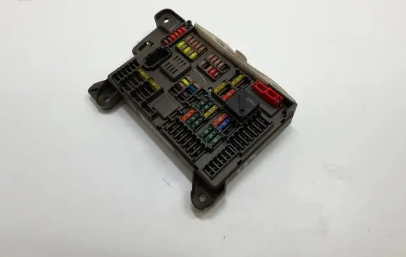 BMW X5M E70 Fuse module 6931687 61146931687
