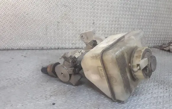 Mercedes-Benz ML W163 Master brake cylinder 26051382011