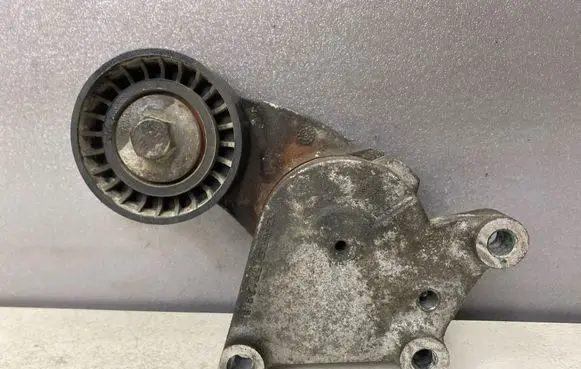 Citroen Berlingo Generator/alternator belt tensioner 