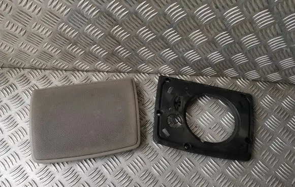 Volvo XC90 Dash center speaker trim cover 03409446 3409450
