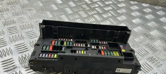 BMW 7 F01 F02 F03 F04 Fuse module 9252816 04970435 2305139704