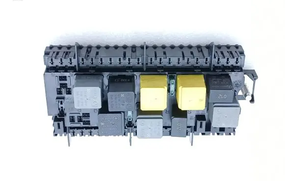 Mercedes-Benz GLE (W166 - C292) Fuse module a1669068201