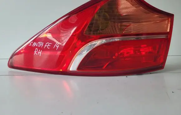 Hyundai Santa Fe Rear/tail lights 924022W030