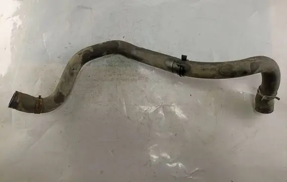 Volkswagen Golf IV Engine coolant pipe/hose