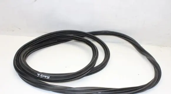 Nissan 370Z Trunk rubber seal (body) 