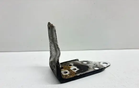 Toyota Verso Fender mounting bracket