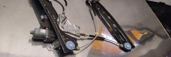 Opel Insignia A Front door electric window regulator 1302457 09030913973