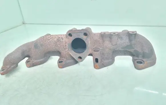 KIA Sorento Exhaust manifold