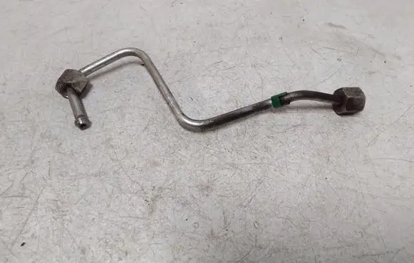 Nissan Note (E11) Fuel injector supply line/pipe 