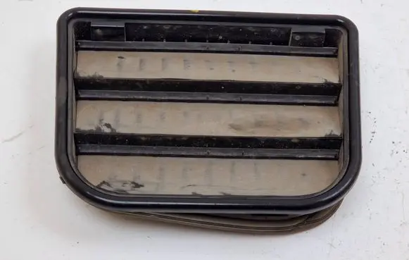 Jaguar XF X250 Quarter panel pressure vent 